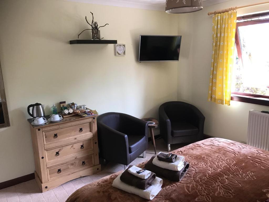 Tom Beag - Ben Nevis View Rooms Fort William Exterior photo