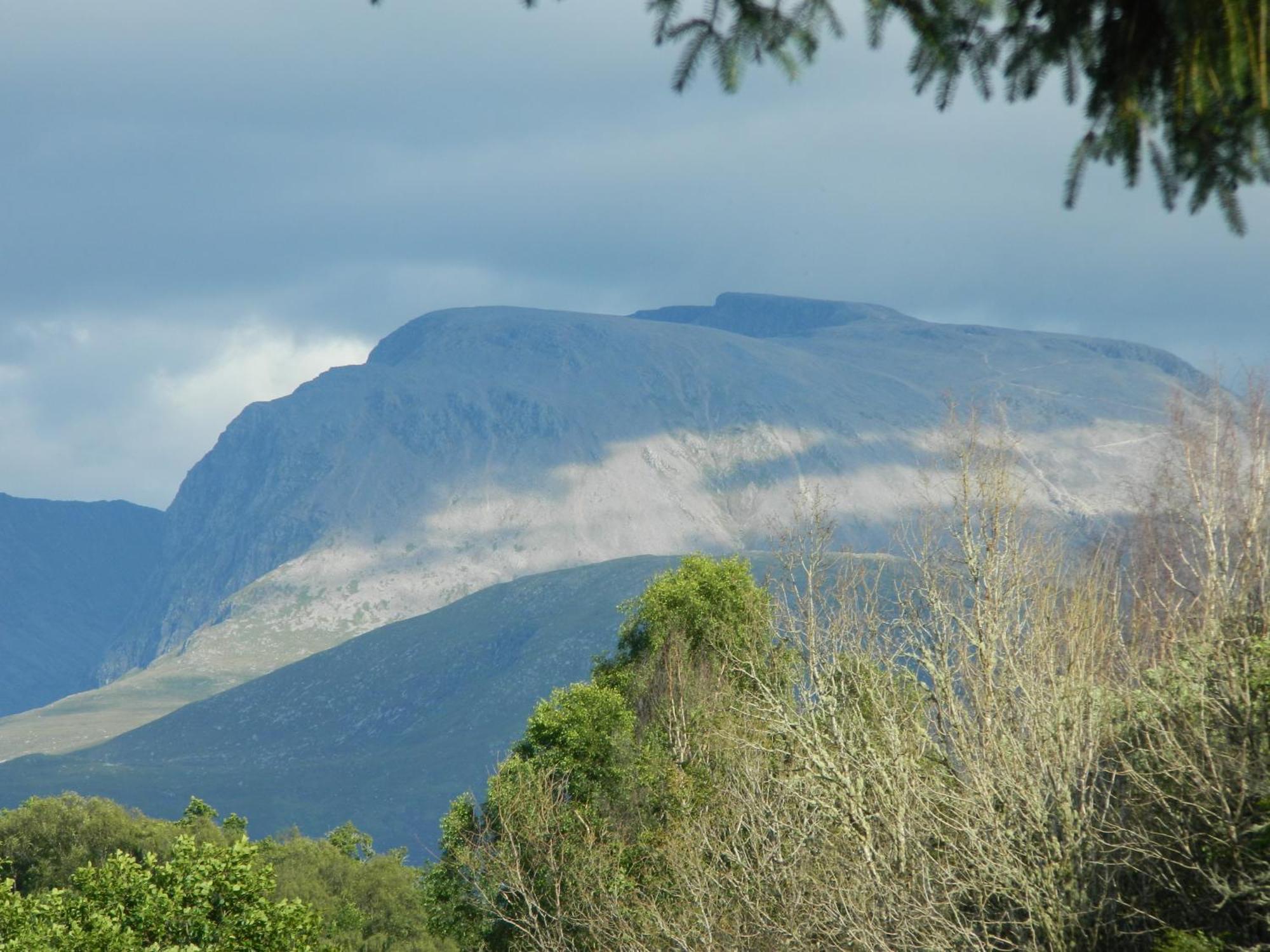 Tom Beag - Ben Nevis View Rooms Fort William Exterior photo